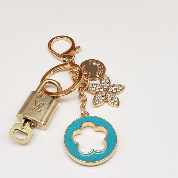 Authentic Louis Vuitton Lock & Key with unbranded Flower CloverBagcharm Keychain - Picture 6 of 8